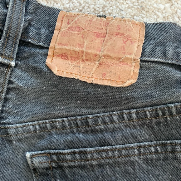 Vintage Levi’s Grey Denim High-waisted Shorts Sz 25 - Picture 3 of 3